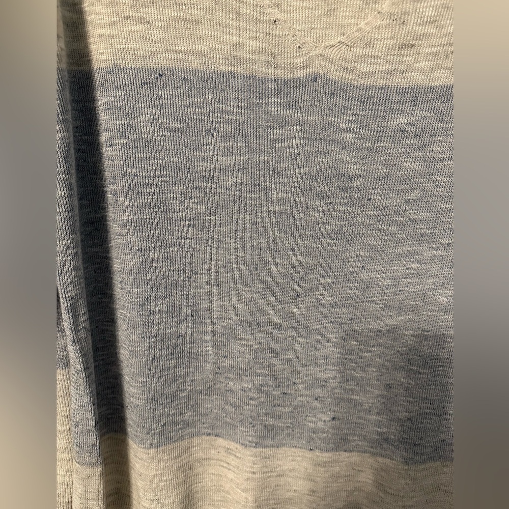 Ann Taylor Light Grey & Blue Colorblock V-Neck Sweater - Sz M - Picture 4 of 5